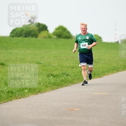10.05.2026 - 8. Wedeler Halbmarathon Dr. Thomas Lammeyer http://msf.ph/oto/9699546 10.05.2026 11:37:31 Laufen 432 meine-sportfotos.de