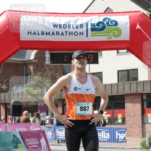 10.05.2026 - 8. Wedeler Halbmarathon Yannick Fuchs http://msf.ph/oto/9699556 10.05.2026 11:14:09 Ziel 887 meine-sportfotos.de