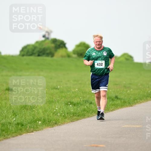 10.05.2026 - 8. Wedeler Halbmarathon Dr. Thomas Lammeyer http://msf.ph/oto/9699557 10.05.2026 11:37:32 Laufen 432 meine-sportfotos.de