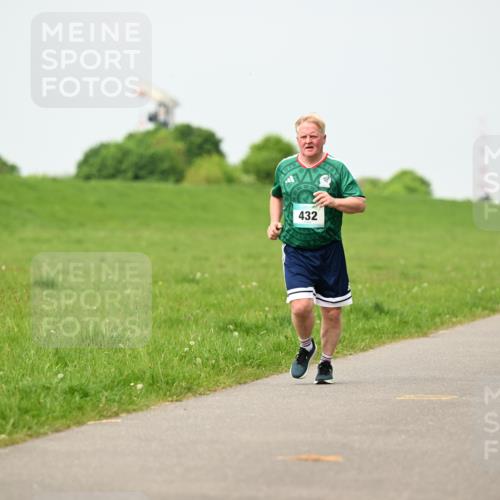 10.05.2026 - 8. Wedeler Halbmarathon Dr. Thomas Lammeyer http://msf.ph/oto/9699560 10.05.2026 11:37:32 Laufen 432, 2120 meine-sportfotos.de