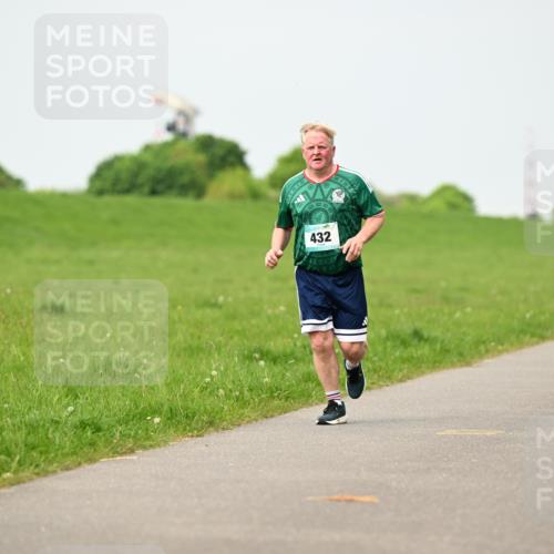 10.05.2026 - 8. Wedeler Halbmarathon Dr. Thomas Lammeyer http://msf.ph/oto/9699562 10.05.2026 11:37:33 Laufen 432 meine-sportfotos.de