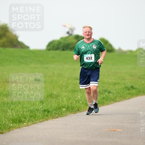 10.05.2026 - 8. Wedeler Halbmarathon Dr. Thomas Lammeyer http://msf.ph/oto/9699574 10.05.2026 11:37:33 Laufen 432 meine-sportfotos.de