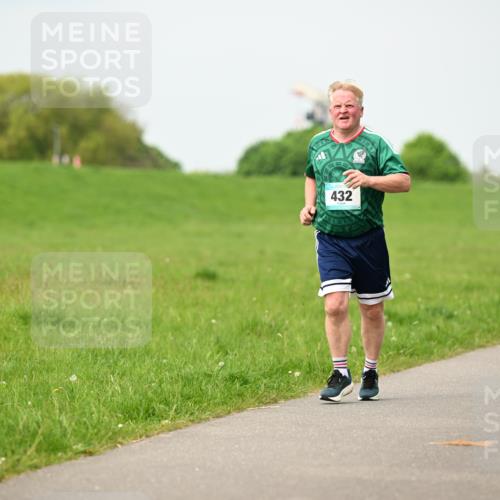 10.05.2026 - 8. Wedeler Halbmarathon Dr. Thomas Lammeyer http://msf.ph/oto/9699578 10.05.2026 11:37:34 Laufen 432 meine-sportfotos.de