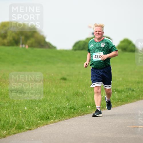 10.05.2026 - 8. Wedeler Halbmarathon Dr. Thomas Lammeyer http://msf.ph/oto/9699580 10.05.2026 11:37:34 Laufen 432 meine-sportfotos.de