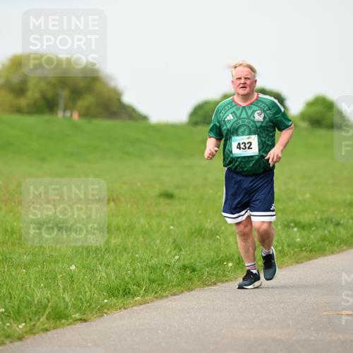 10.05.2026 - 8. Wedeler Halbmarathon Dr. Thomas Lammeyer http://msf.ph/oto/9699581 10.05.2026 11:37:34 Laufen 432 meine-sportfotos.de