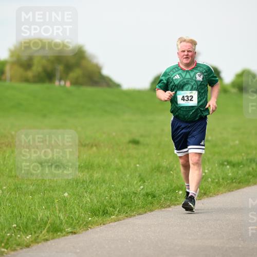 10.05.2026 - 8. Wedeler Halbmarathon Dr. Thomas Lammeyer http://msf.ph/oto/9699583 10.05.2026 11:37:34 Laufen 432 meine-sportfotos.de