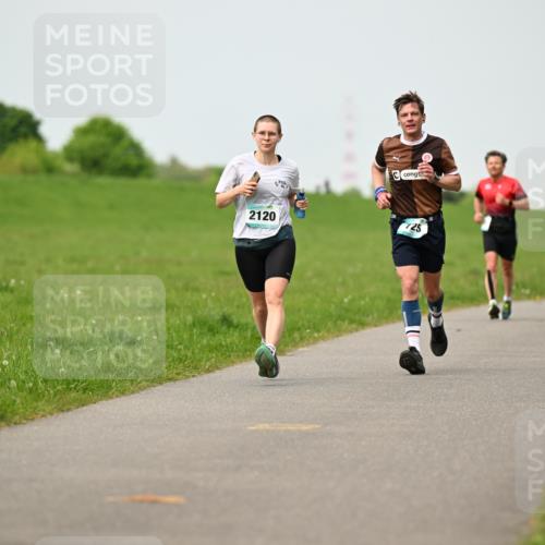10.05.2026 - 8. Wedeler Halbmarathon Dr. Thomas Lammeyer http://msf.ph/oto/9699588 10.05.2026 11:37:37 Laufen 2120, 725 meine-sportfotos.de