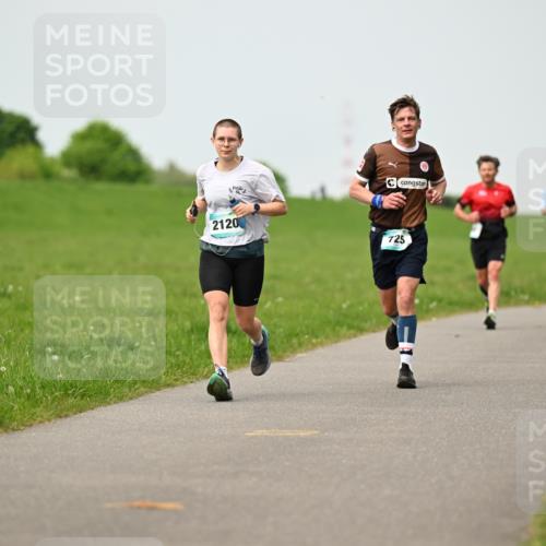 10.05.2026 - 8. Wedeler Halbmarathon Dr. Thomas Lammeyer http://msf.ph/oto/9699592 10.05.2026 11:37:38 Laufen 2120, 725 meine-sportfotos.de