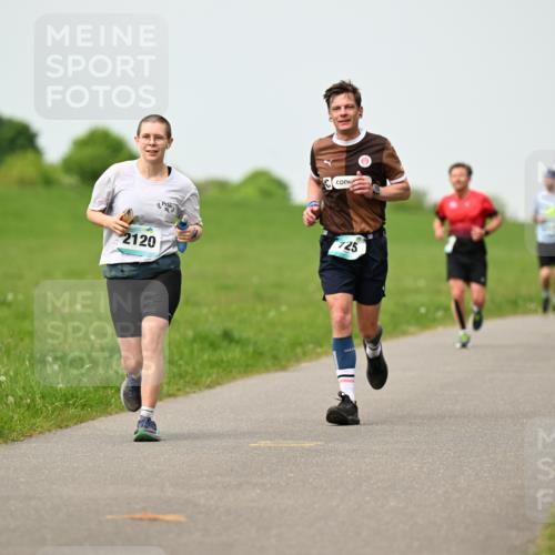10.05.2026 - 8. Wedeler Halbmarathon Dr. Thomas Lammeyer http://msf.ph/oto/9699605 10.05.2026 11:37:39 Laufen 2120, 725 meine-sportfotos.de