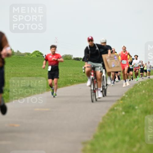 10.05.2026 - 8. Wedeler Halbmarathon Dr. Thomas Lammeyer http://msf.ph/oto/9699619 10.05.2026 11:37:42 Laufen  meine-sportfotos.de