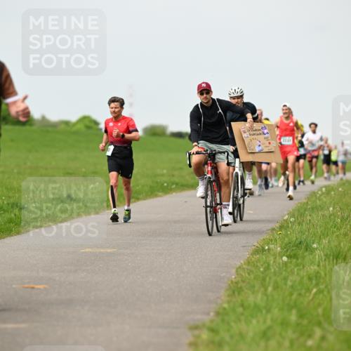 10.05.2026 - 8. Wedeler Halbmarathon Dr. Thomas Lammeyer http://msf.ph/oto/9699620 10.05.2026 11:37:42 Laufen 2237 meine-sportfotos.de