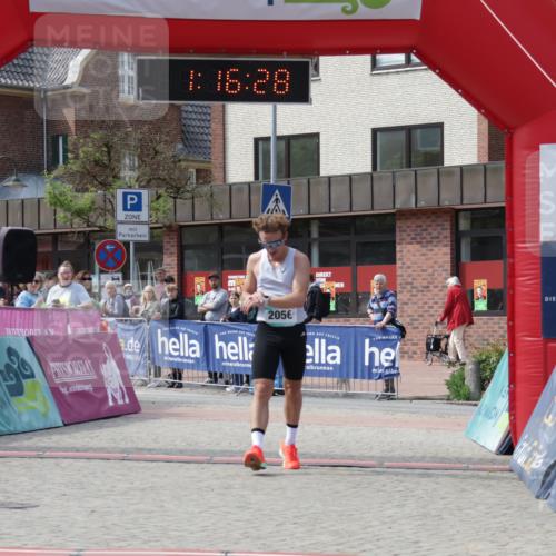 10.05.2026 - 8. Wedeler Halbmarathon Yannick Fuchs http://msf.ph/oto/9699632 10.05.2026 11:16:28 Ziel 2056 meine-sportfotos.de