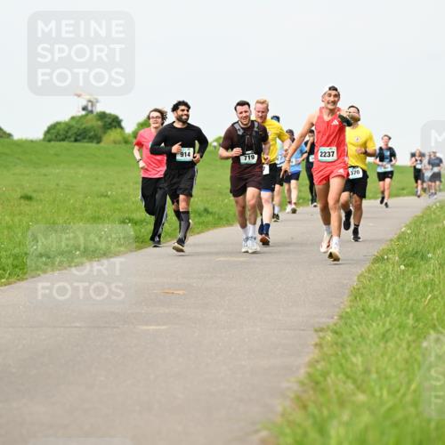 10.05.2026 - 8. Wedeler Halbmarathon Dr. Thomas Lammeyer http://msf.ph/oto/9699640 10.05.2026 11:37:49 Laufen 914, 719, 2237, 370 meine-sportfotos.de
