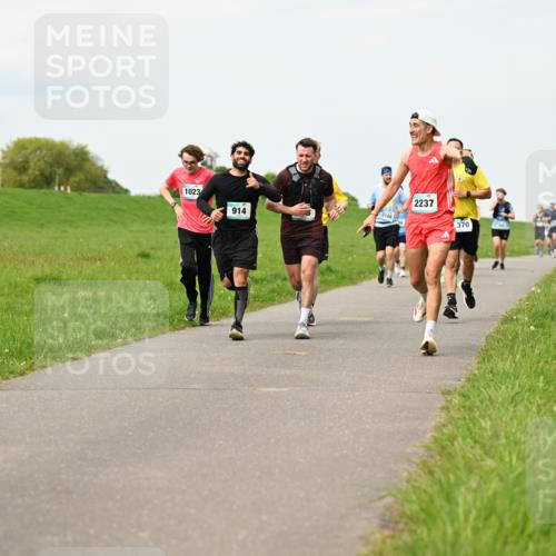 10.05.2026 - 8. Wedeler Halbmarathon Dr. Thomas Lammeyer http://msf.ph/oto/9699657 10.05.2026 11:37:50 Laufen 1023, 914, 2108, 2237, 370 meine-sportfotos.de