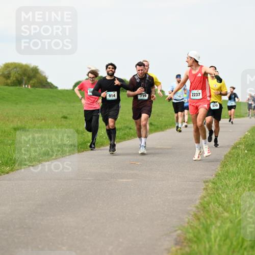 10.05.2026 - 8. Wedeler Halbmarathon Dr. Thomas Lammeyer http://msf.ph/oto/9699659 10.05.2026 11:37:50 Laufen 914, 719, 2237, 370 meine-sportfotos.de