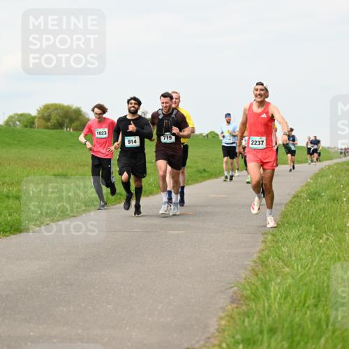 10.05.2026 - 8. Wedeler Halbmarathon Dr. Thomas Lammeyer http://msf.ph/oto/9699668 10.05.2026 11:37:51 Laufen 1023, 719, 914, 2237 meine-sportfotos.de