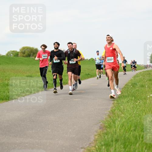 10.05.2026 - 8. Wedeler Halbmarathon Dr. Thomas Lammeyer http://msf.ph/oto/9699671 10.05.2026 11:37:51 Laufen 1023, 914, 719, 2108, 2237 meine-sportfotos.de
