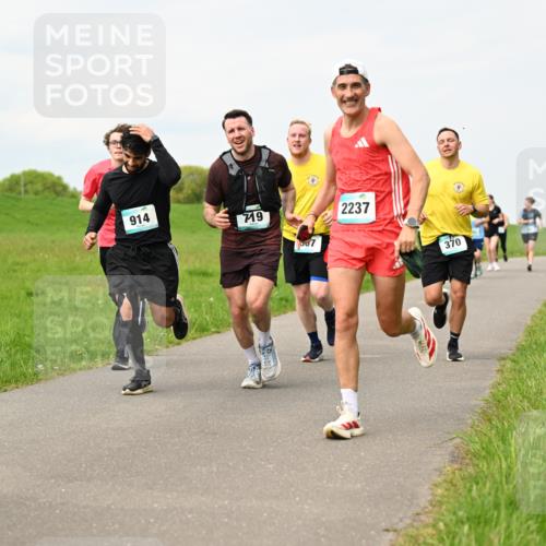 10.05.2026 - 8. Wedeler Halbmarathon Dr. Thomas Lammeyer http://msf.ph/oto/9699687 10.05.2026 11:37:53 Laufen 914, 719, 2237, 370 meine-sportfotos.de