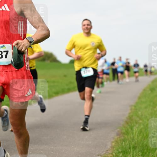 10.05.2026 - 8. Wedeler Halbmarathon Dr. Thomas Lammeyer http://msf.ph/oto/9699692 10.05.2026 11:37:54 Laufen 2237 meine-sportfotos.de