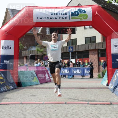 10.05.2026 - 8. Wedeler Halbmarathon Yannick Fuchs http://msf.ph/oto/9699696 10.05.2026 11:17:52 Ziel 774, 2246 meine-sportfotos.de