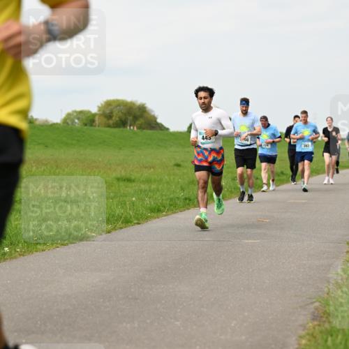 10.05.2026 - 8. Wedeler Halbmarathon Dr. Thomas Lammeyer http://msf.ph/oto/9699706 10.05.2026 11:37:56 Laufen 370, 445, 224, 282 meine-sportfotos.de