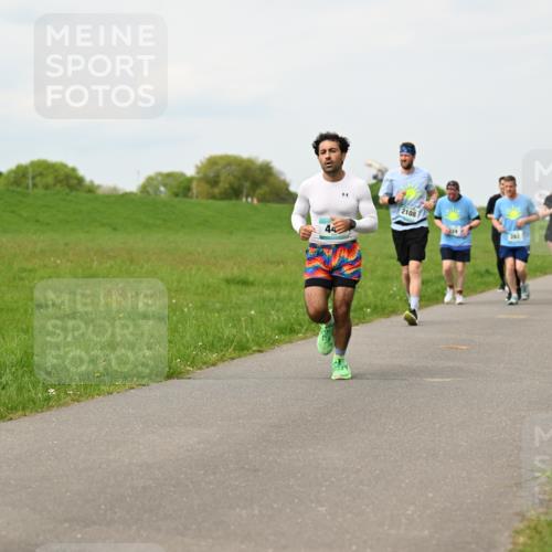 10.05.2026 - 8. Wedeler Halbmarathon Dr. Thomas Lammeyer http://msf.ph/oto/9699710 10.05.2026 11:37:56 Laufen 2108 meine-sportfotos.de