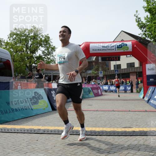 10.05.2026 - 8. Wedeler Halbmarathon Yannick Fuchs http://msf.ph/oto/9699714 10.05.2026 11:17:53 Ziel 774, 2246 meine-sportfotos.de