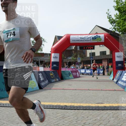 10.05.2026 - 8. Wedeler Halbmarathon Yannick Fuchs http://msf.ph/oto/9699719 10.05.2026 11:17:53 Ziel 774, 2246 meine-sportfotos.de