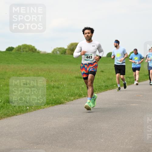 10.05.2026 - 8. Wedeler Halbmarathon Dr. Thomas Lammeyer http://msf.ph/oto/9699720 10.05.2026 11:37:57 Laufen 443, 210 meine-sportfotos.de