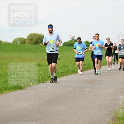 10.05.2026 - 8. Wedeler Halbmarathon Dr. Thomas Lammeyer http://msf.ph/oto/9699728 10.05.2026 11:37:58 Laufen 2108, 664, 282, 224 meine-sportfotos.de