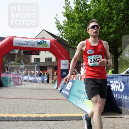 10.05.2026 - 8. Wedeler Halbmarathon Yannick Fuchs http://msf.ph/oto/9699757 10.05.2026 11:17:57 Ziel 774, 2246 meine-sportfotos.de