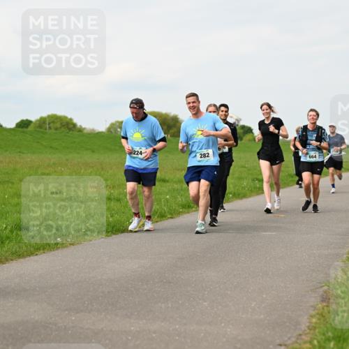 10.05.2026 - 8. Wedeler Halbmarathon Dr. Thomas Lammeyer http://msf.ph/oto/9699764 10.05.2026 11:38:02 Laufen 224, 282, 664, 2186 meine-sportfotos.de