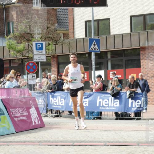 10.05.2026 - 8. Wedeler Halbmarathon Yannick Fuchs http://msf.ph/oto/9699774 10.05.2026 11:18:13 Ziel 802, 2083 meine-sportfotos.de