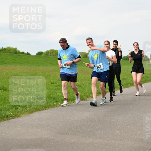 10.05.2026 - 8. Wedeler Halbmarathon Dr. Thomas Lammeyer http://msf.ph/oto/9699777 10.05.2026 11:38:03 Laufen 282, 2186, 664, 210 meine-sportfotos.de