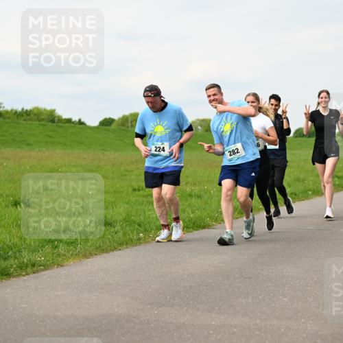 10.05.2026 - 8. Wedeler Halbmarathon Dr. Thomas Lammeyer http://msf.ph/oto/9699779 10.05.2026 11:38:03 Laufen 224, 282, 664, 2186 meine-sportfotos.de