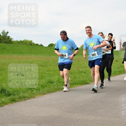 10.05.2026 - 8. Wedeler Halbmarathon Dr. Thomas Lammeyer http://msf.ph/oto/9699783 10.05.2026 11:38:03 Laufen 224, 282, 664, 2186 meine-sportfotos.de