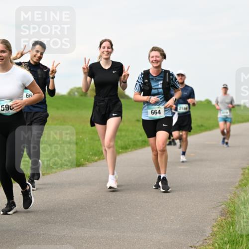 10.05.2026 - 8. Wedeler Halbmarathon Dr. Thomas Lammeyer http://msf.ph/oto/9699804 10.05.2026 11:38:05 Laufen 596, 664 meine-sportfotos.de