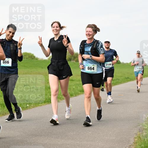 10.05.2026 - 8. Wedeler Halbmarathon Dr. Thomas Lammeyer http://msf.ph/oto/9699807 10.05.2026 11:38:06 Laufen 596, 666, 664, 2186, 2216 meine-sportfotos.de