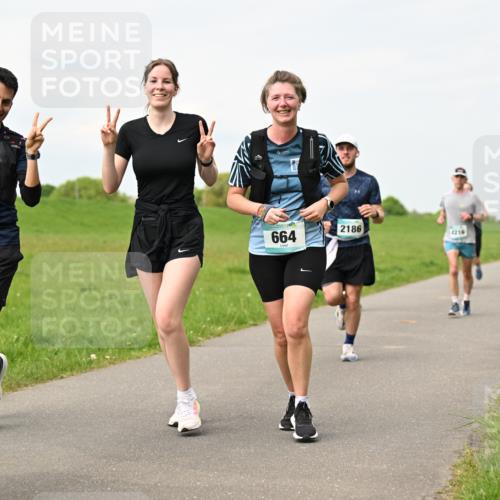 10.05.2026 - 8. Wedeler Halbmarathon Dr. Thomas Lammeyer http://msf.ph/oto/9699812 10.05.2026 11:38:06 Laufen 666, 664, 2186 meine-sportfotos.de