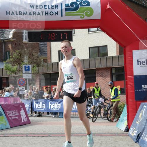 10.05.2026 - 8. Wedeler Halbmarathon Yannick Fuchs http://msf.ph/oto/9699814 10.05.2026 11:18:16 Ziel 802, 2083 meine-sportfotos.de