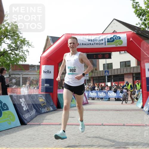 10.05.2026 - 8. Wedeler Halbmarathon Yannick Fuchs http://msf.ph/oto/9699826 10.05.2026 11:18:17 Ziel 802, 2083 meine-sportfotos.de