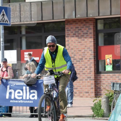 10.05.2026 - 8. Wedeler Halbmarathon Yannick Fuchs http://msf.ph/oto/9699834 10.05.2026 11:18:19 Ziel 802, 2083 meine-sportfotos.de
