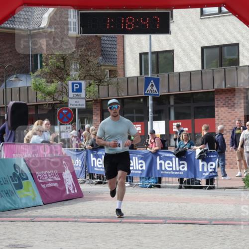 10.05.2026 - 8. Wedeler Halbmarathon Yannick Fuchs http://msf.ph/oto/9699857 10.05.2026 11:18:47 Ziel 2144 meine-sportfotos.de