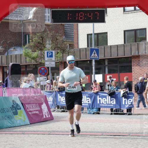 10.05.2026 - 8. Wedeler Halbmarathon Yannick Fuchs http://msf.ph/oto/9699865 10.05.2026 11:18:47 Ziel 2144 meine-sportfotos.de