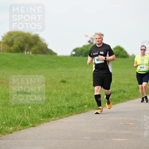 10.05.2026 - 8. Wedeler Halbmarathon Dr. Thomas Lammeyer http://msf.ph/oto/9699879 10.05.2026 11:38:19 Laufen 604 meine-sportfotos.de