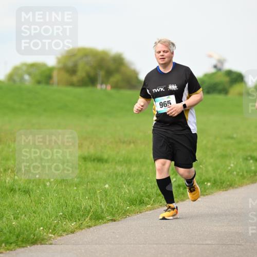 10.05.2026 - 8. Wedeler Halbmarathon Dr. Thomas Lammeyer http://msf.ph/oto/9699900 10.05.2026 11:38:21 Laufen 965, 604 meine-sportfotos.de