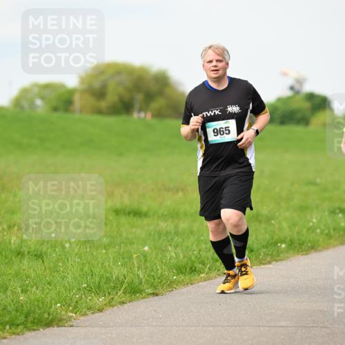 10.05.2026 - 8. Wedeler Halbmarathon Dr. Thomas Lammeyer http://msf.ph/oto/9699902 10.05.2026 11:38:21 Laufen 965, 604 meine-sportfotos.de