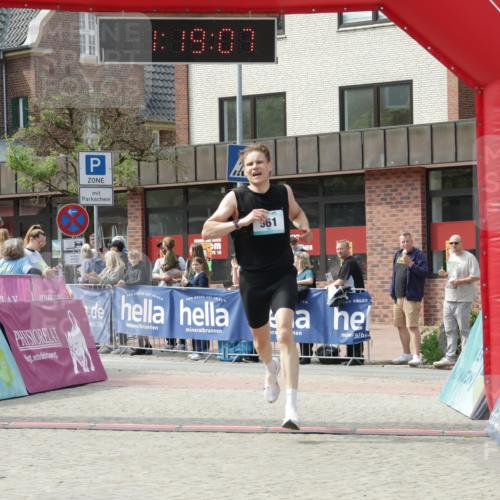 10.05.2026 - 8. Wedeler Halbmarathon Yannick Fuchs http://msf.ph/oto/9699907 10.05.2026 11:19:07 Ziel 961 meine-sportfotos.de