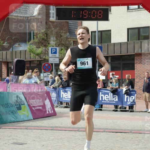 10.05.2026 - 8. Wedeler Halbmarathon Yannick Fuchs http://msf.ph/oto/9699918 10.05.2026 11:19:07 Ziel 961 meine-sportfotos.de