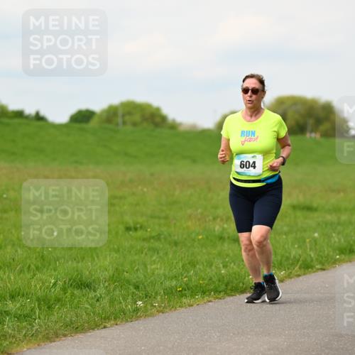 10.05.2026 - 8. Wedeler Halbmarathon Dr. Thomas Lammeyer http://msf.ph/oto/9699937 10.05.2026 11:38:25 Laufen 604 meine-sportfotos.de